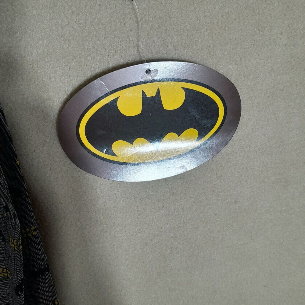 Batman Shirt Men Large Gray Button Up Short Sleeve Batwing DC Comics NEW - Picture 2 of 7